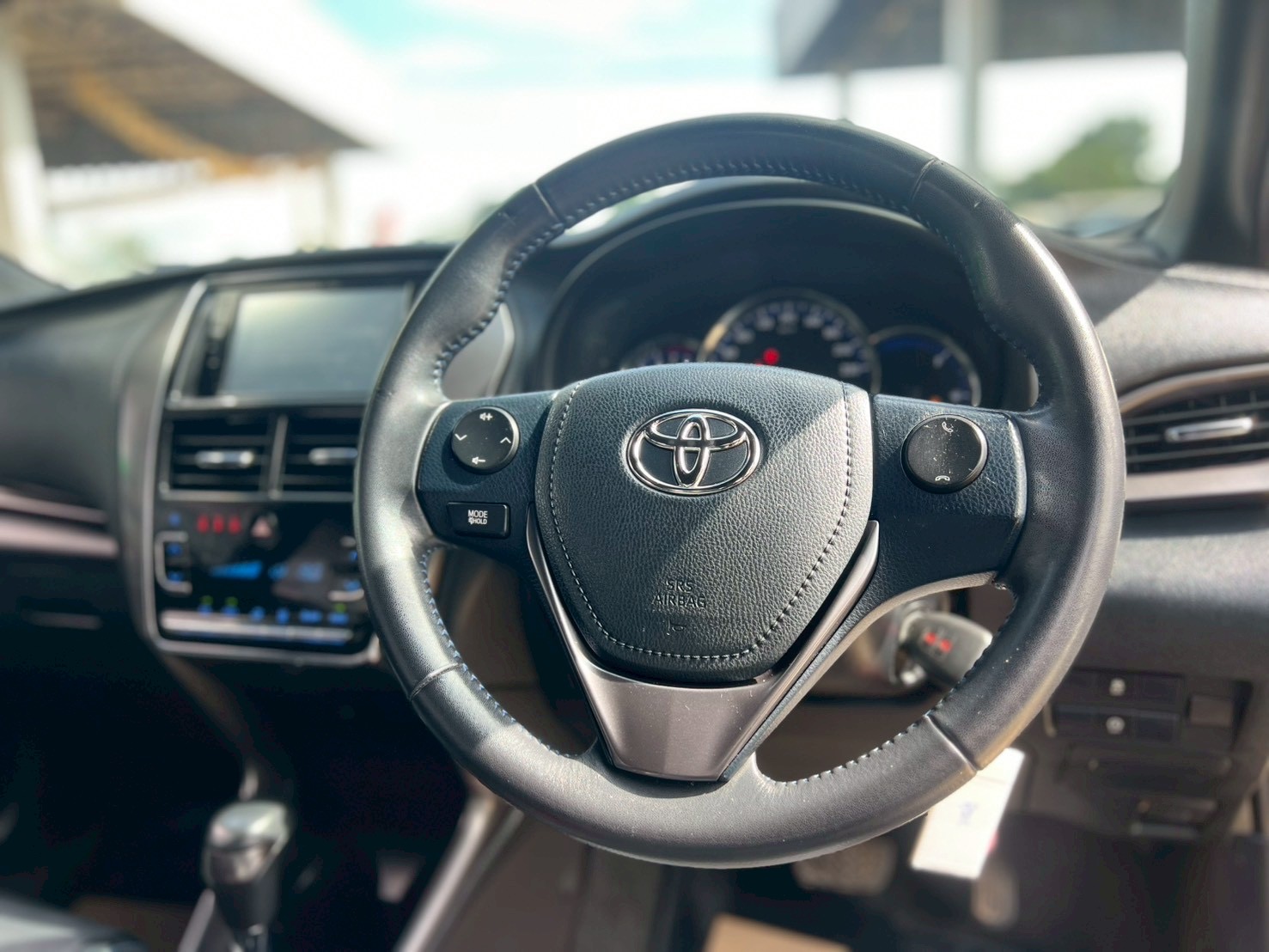 Car image 23