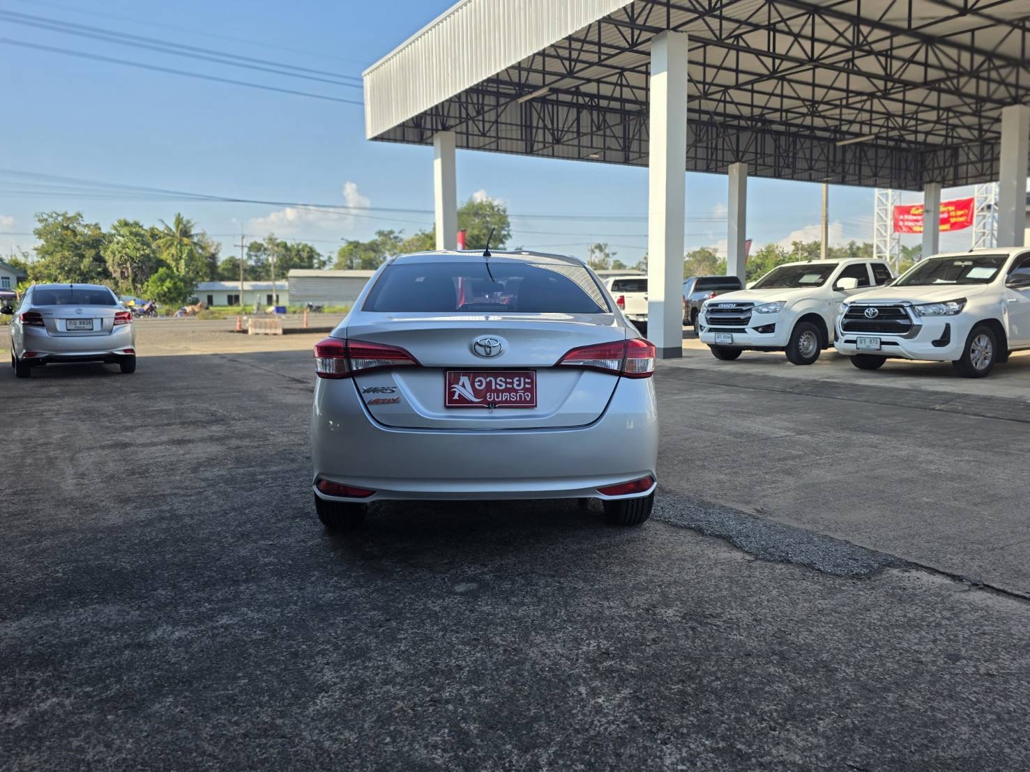 Car image 9