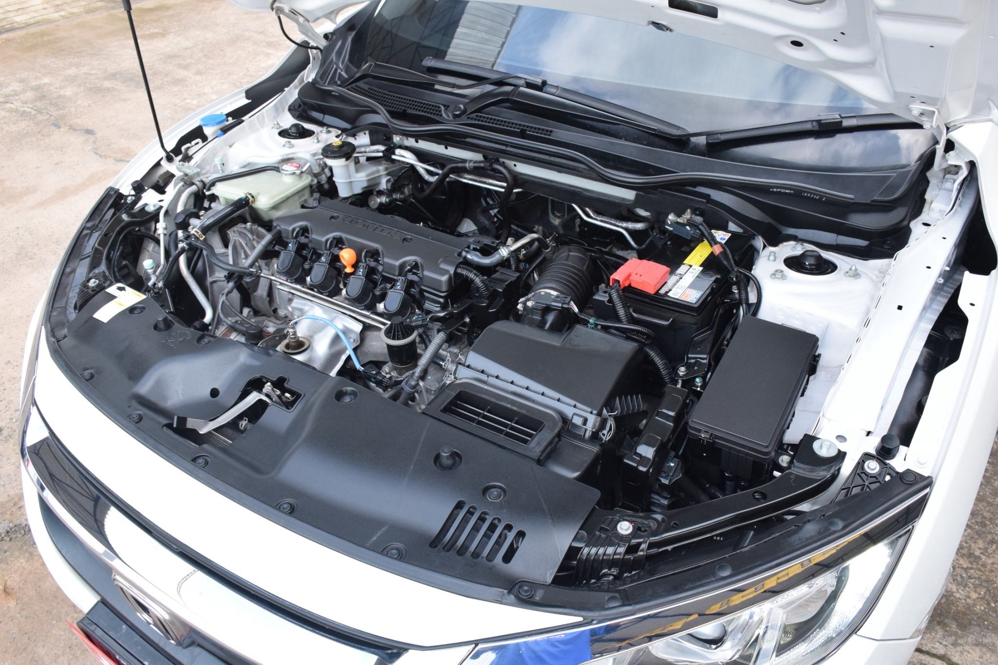 Car image 4