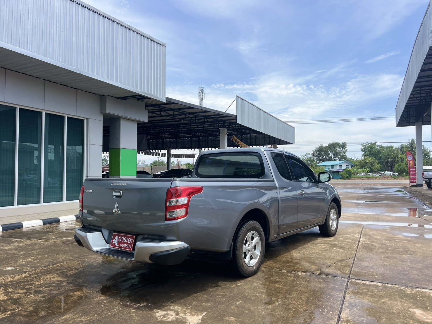 Car image 8