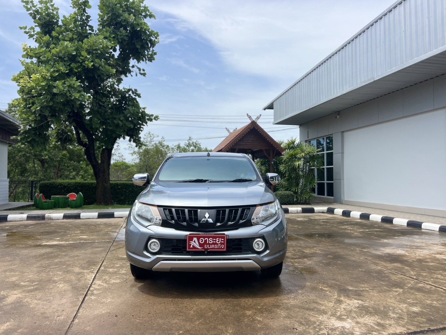 Car image 6