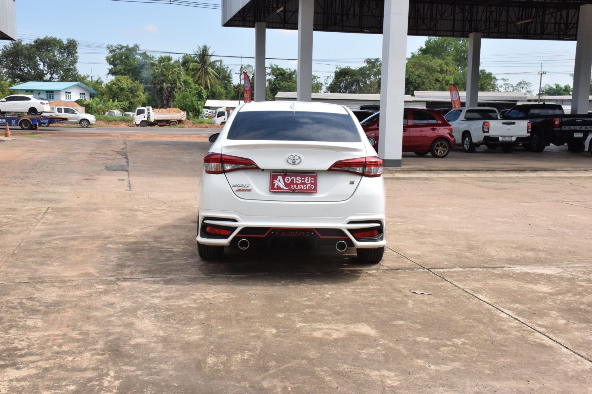 Car image 9