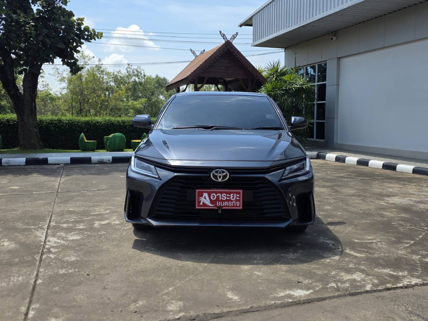 Car image 6