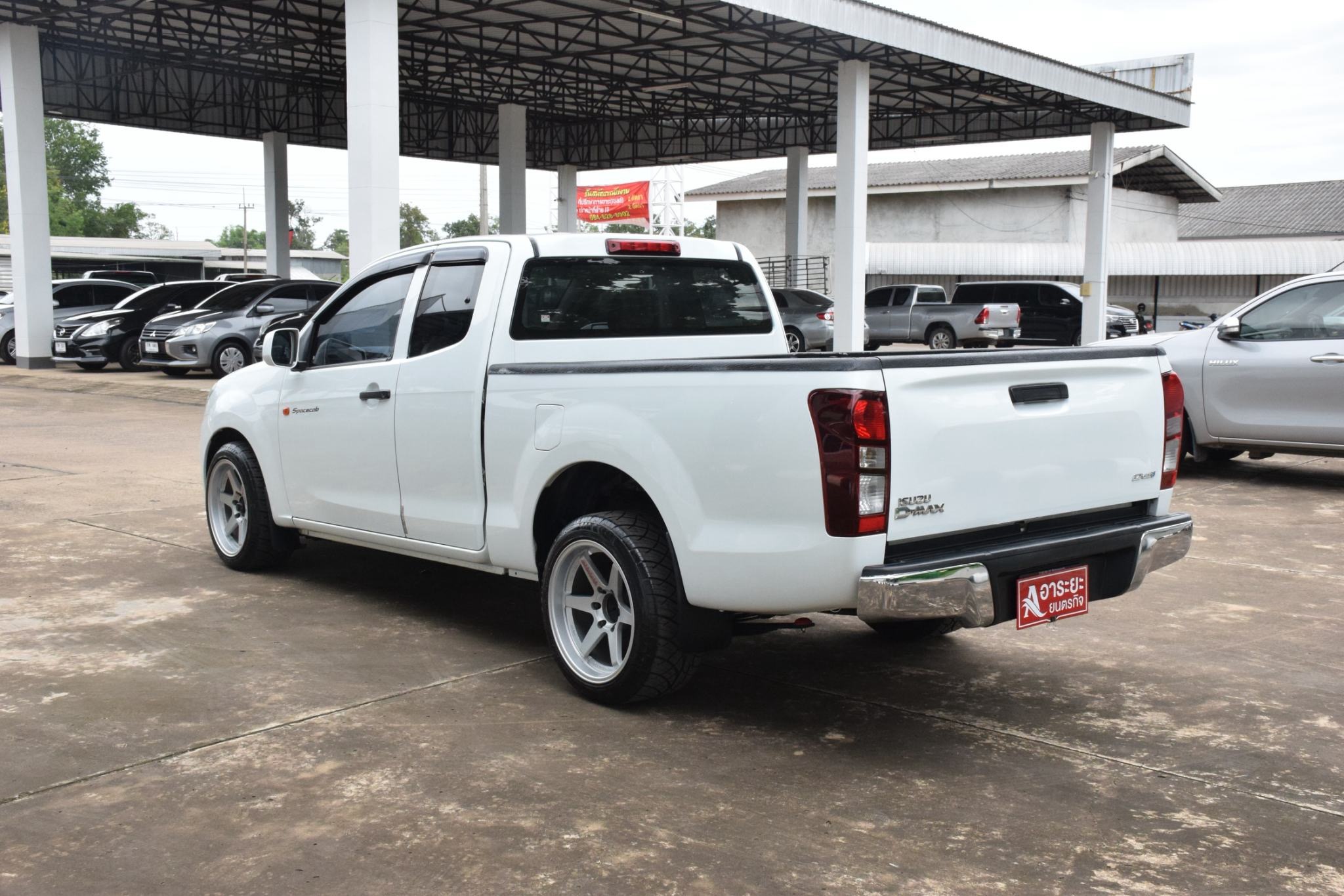 Car image 10
