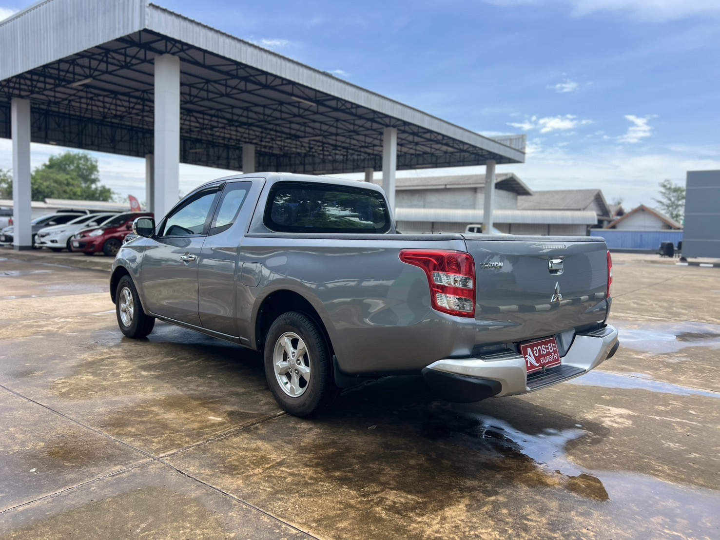 Car image 10