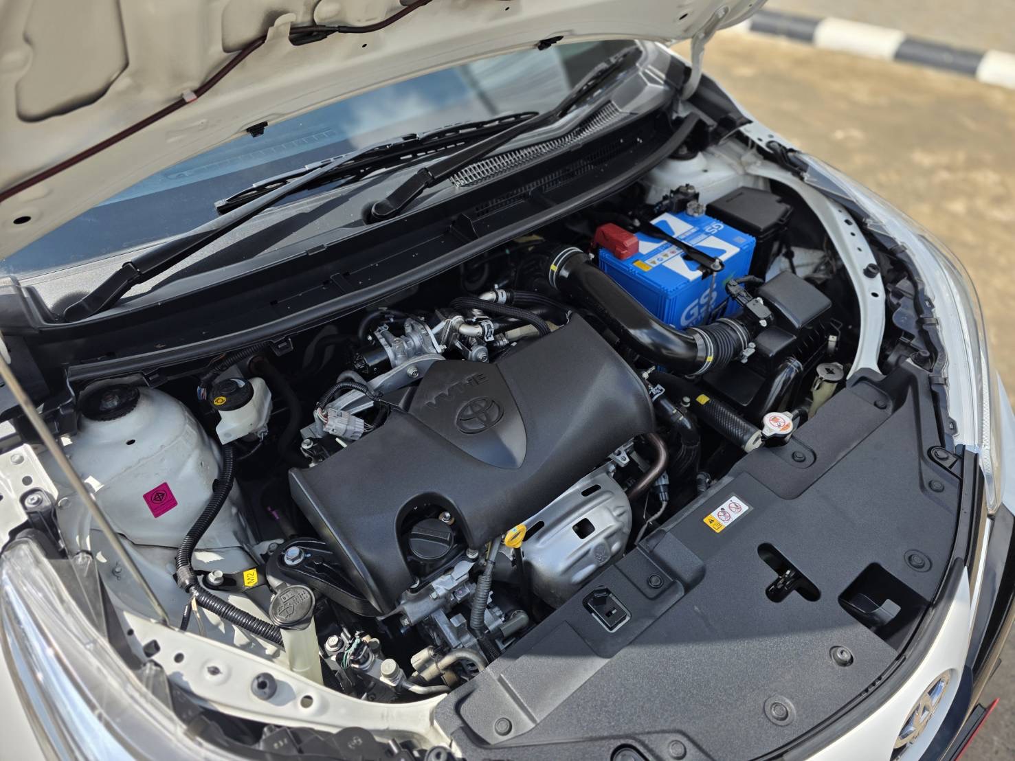 Car image 3