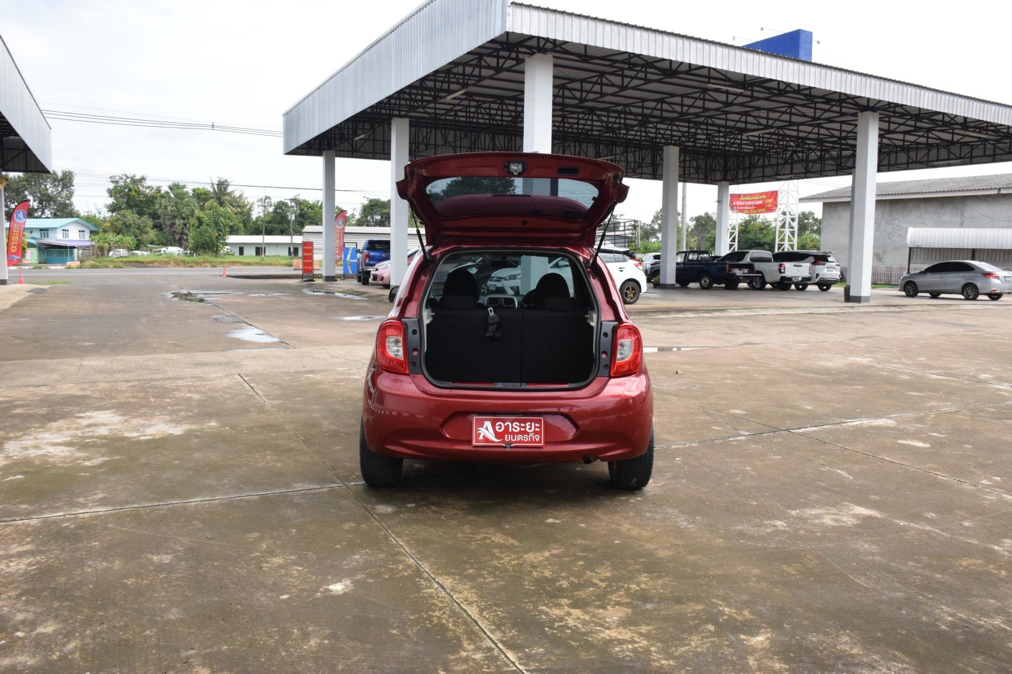 Car image 13