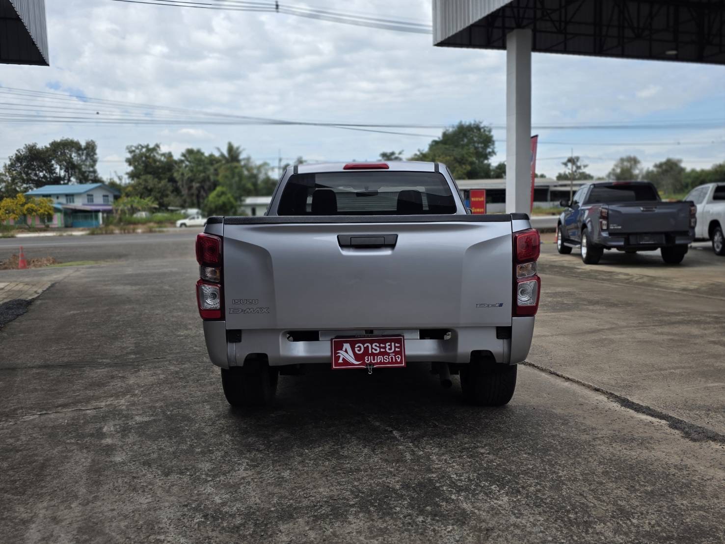 Car image 9