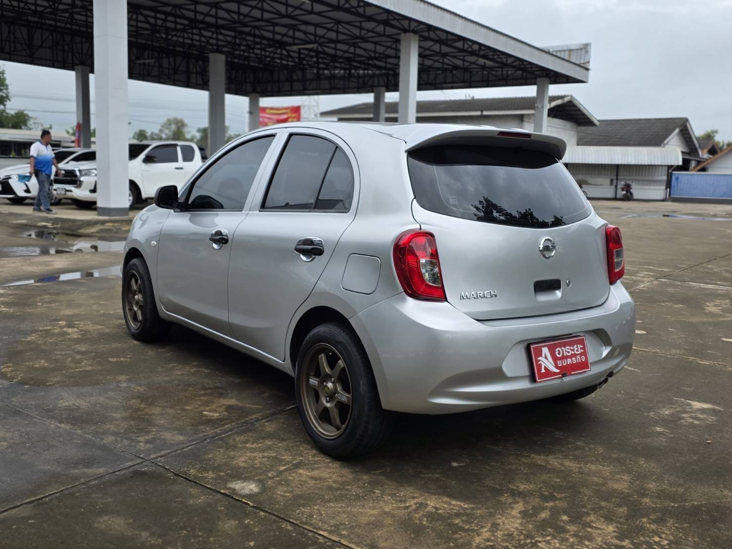 Car image 10