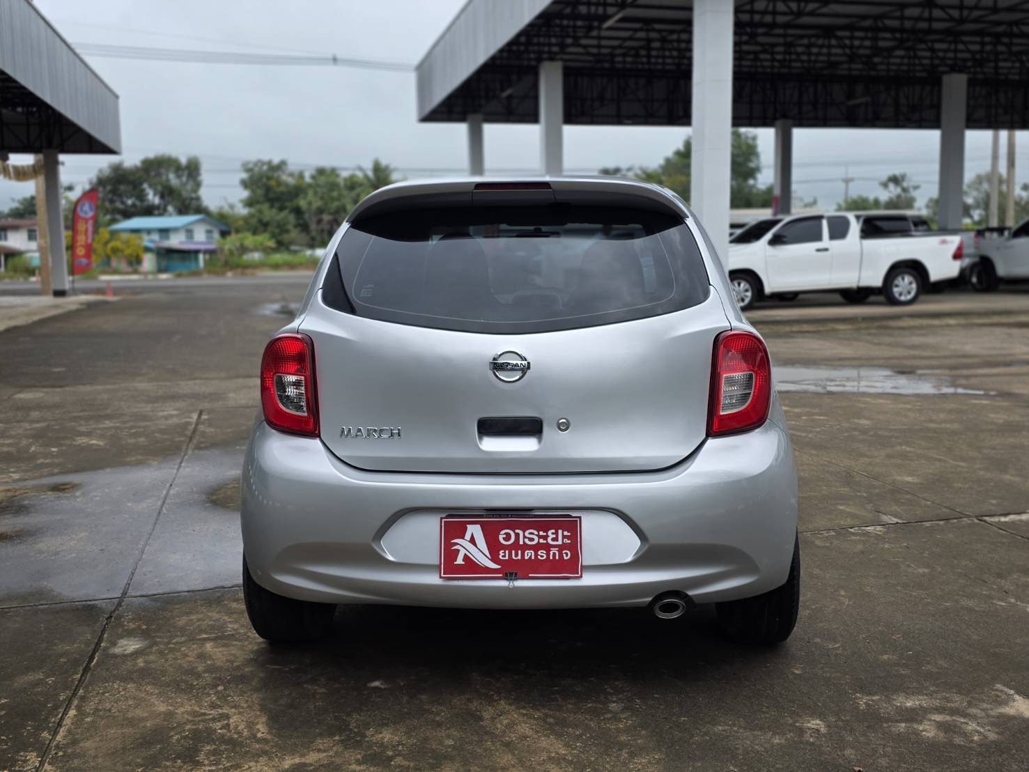 Car image 9