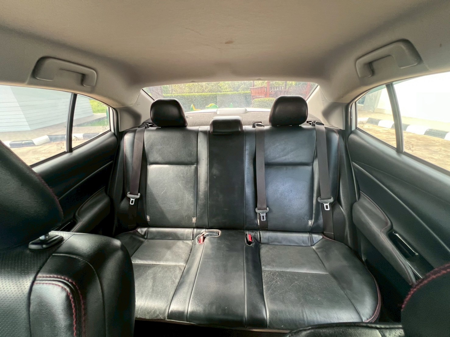 Car image 27