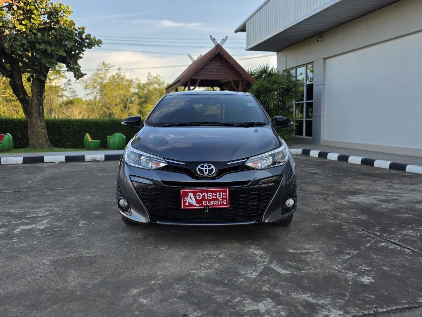 Car image 6