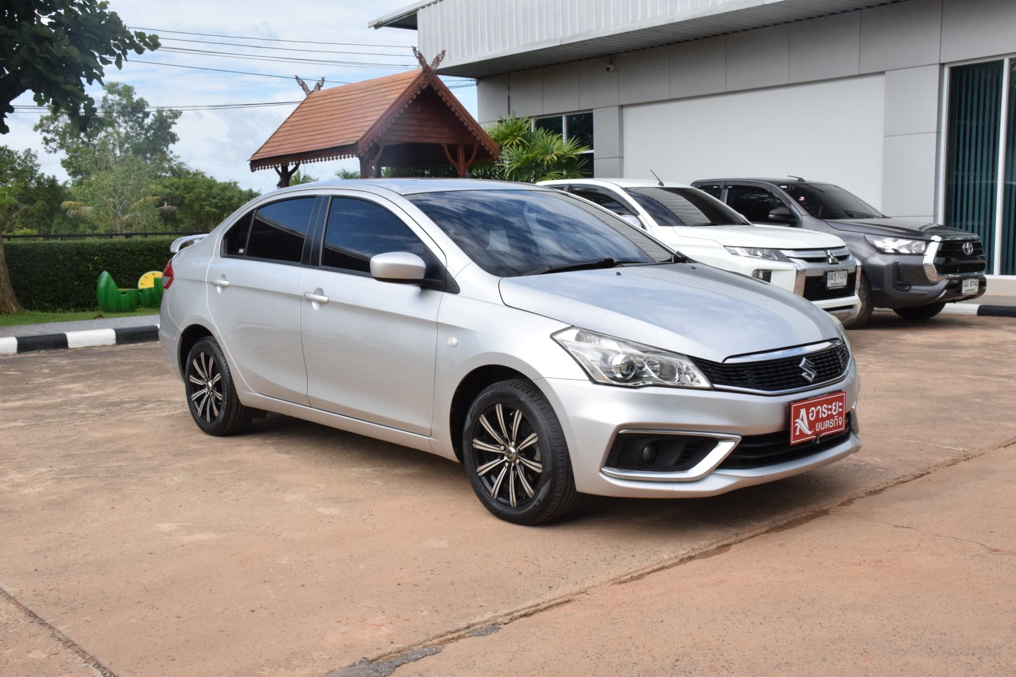 Car image 7