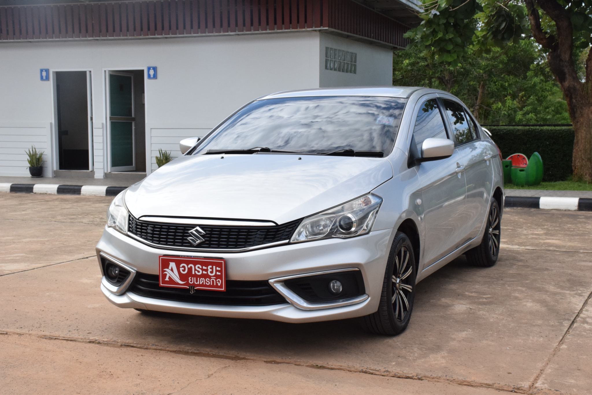 Car image 1
