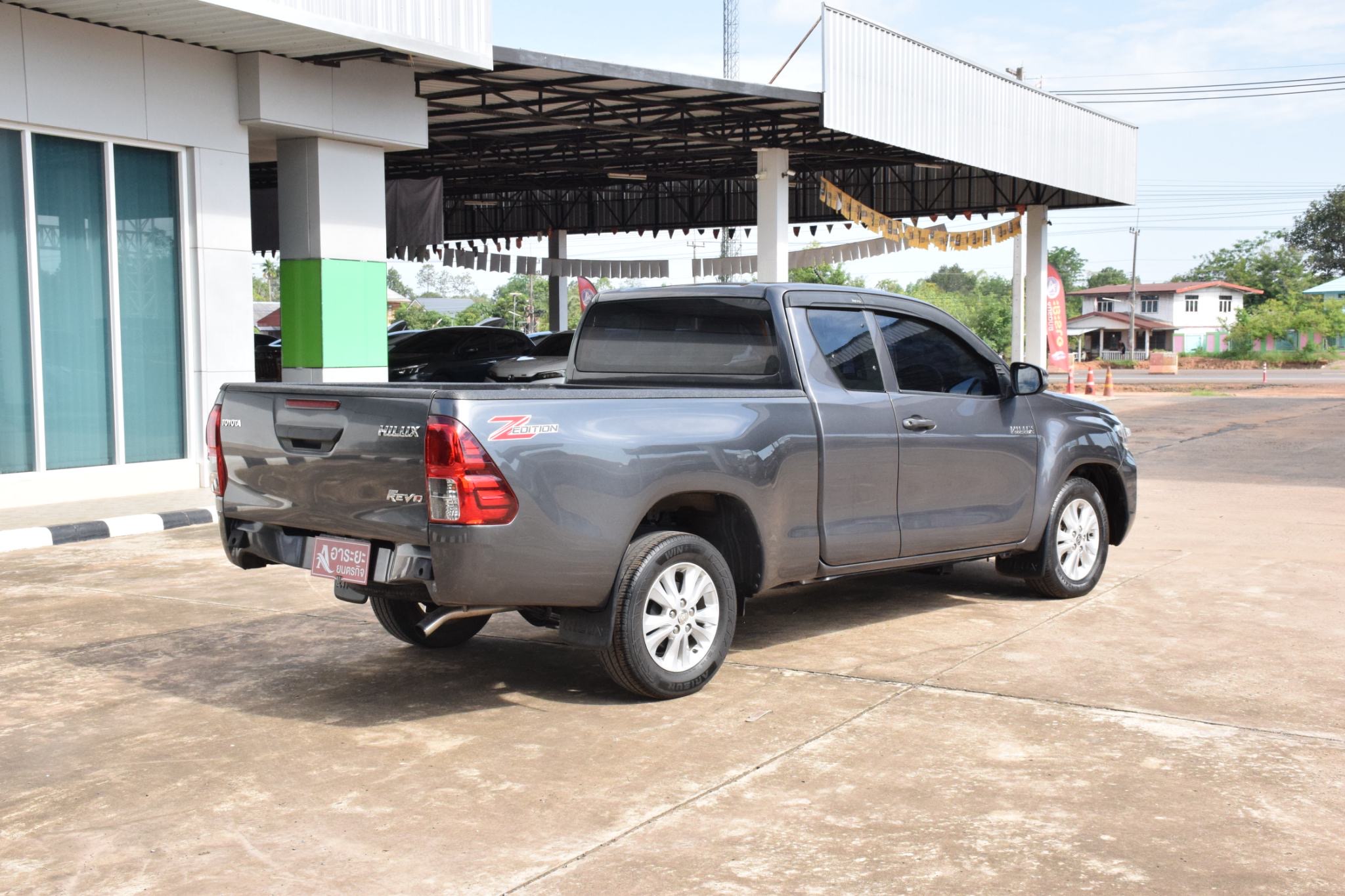 Car image 8