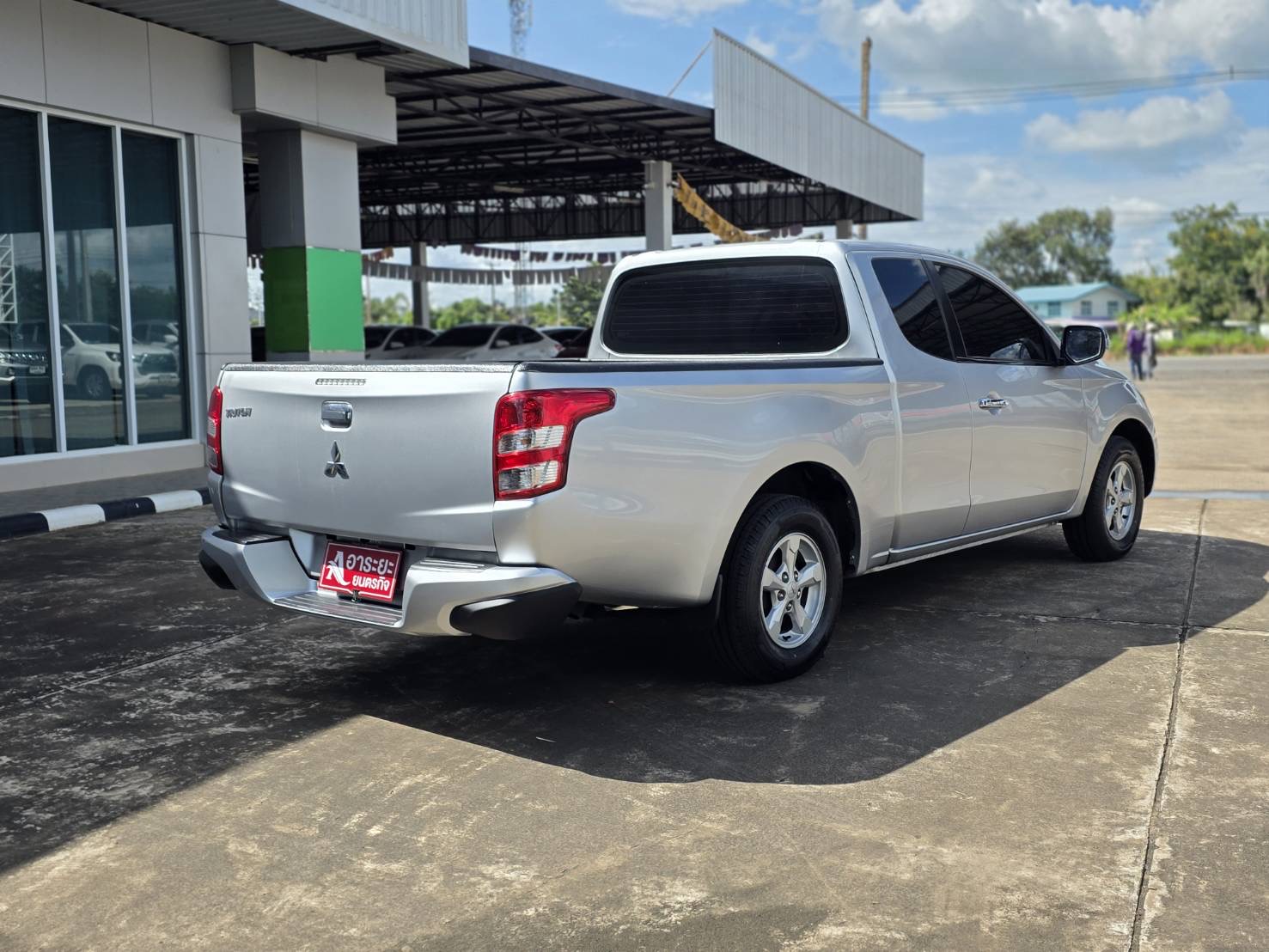 Car image 8