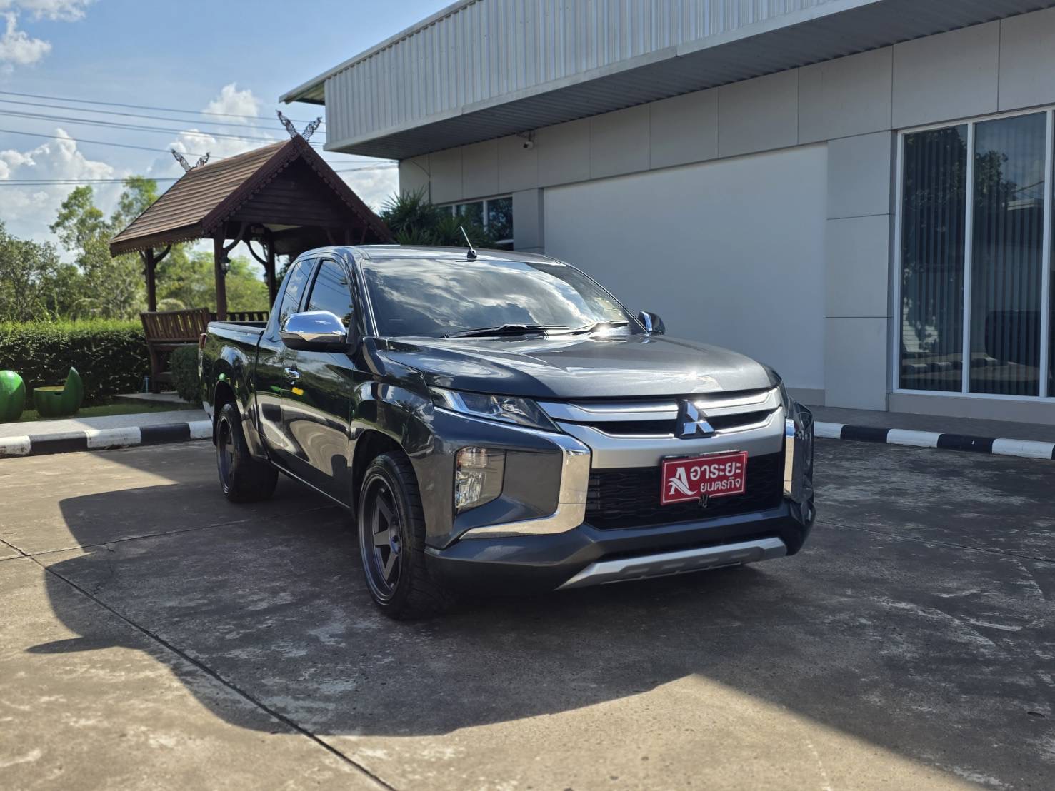Car image 7