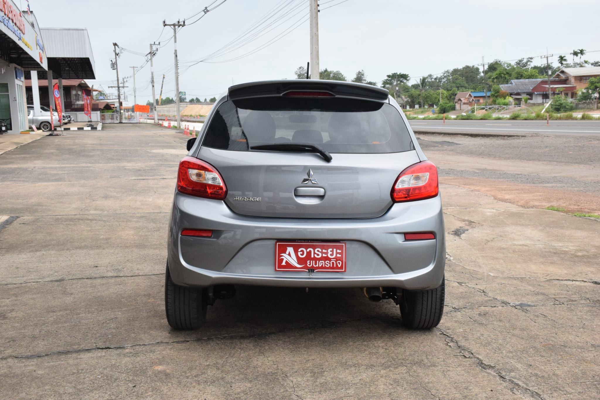 Car image 9