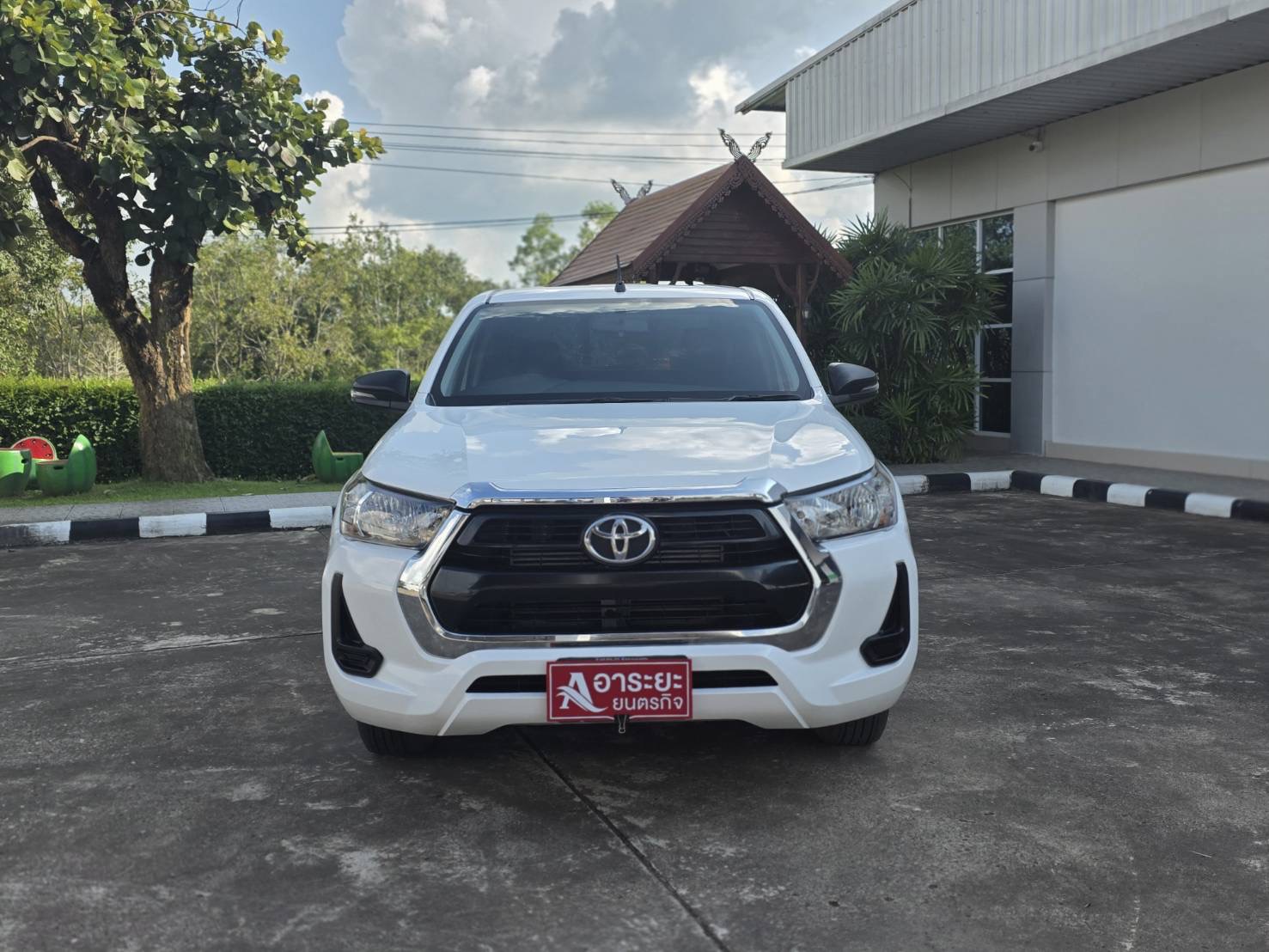 Car image 6