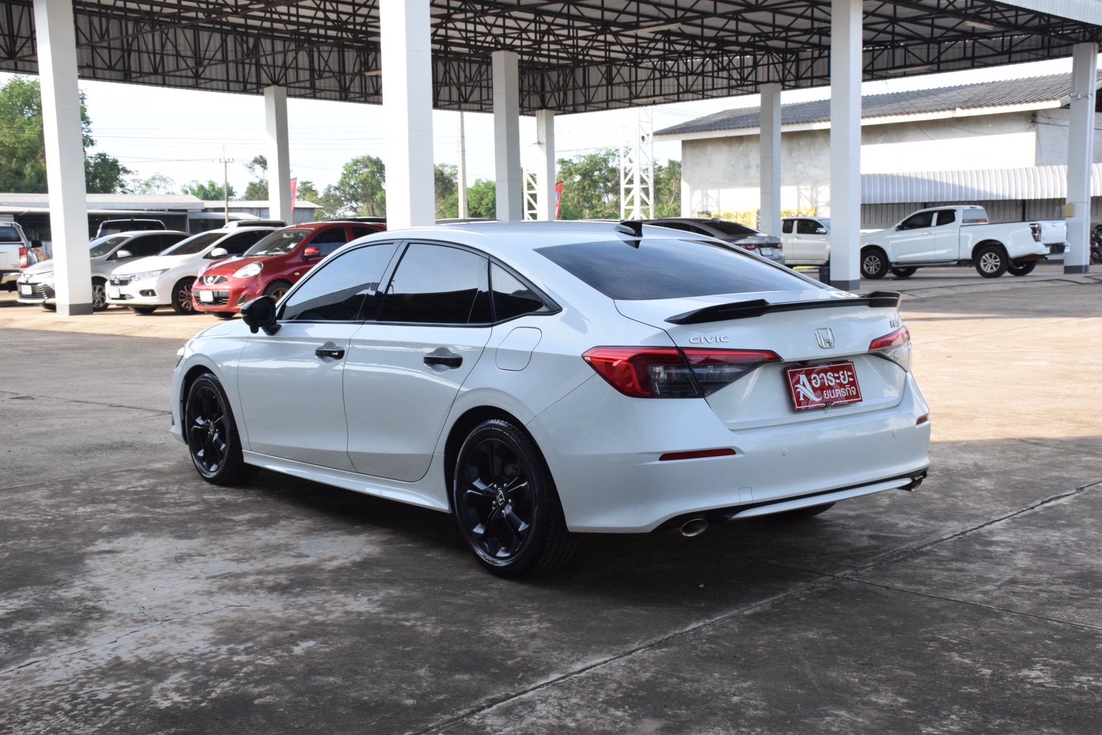 Car image 10