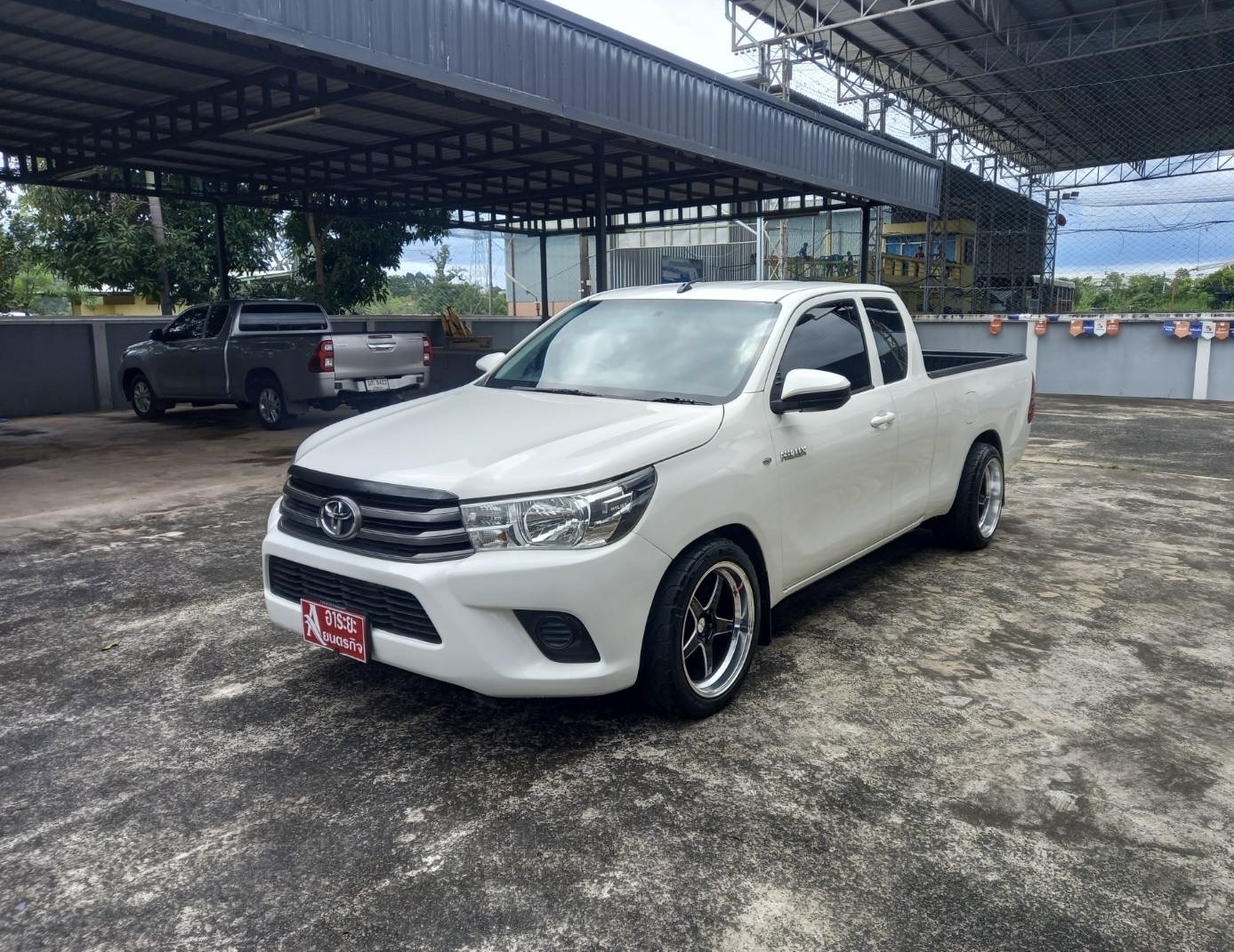 Car image 5