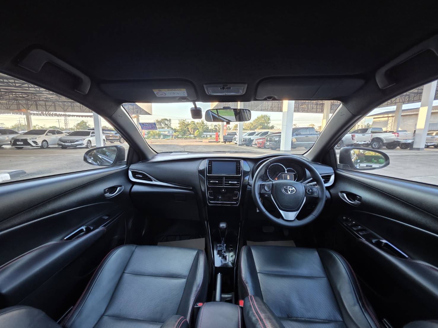 Car image 23