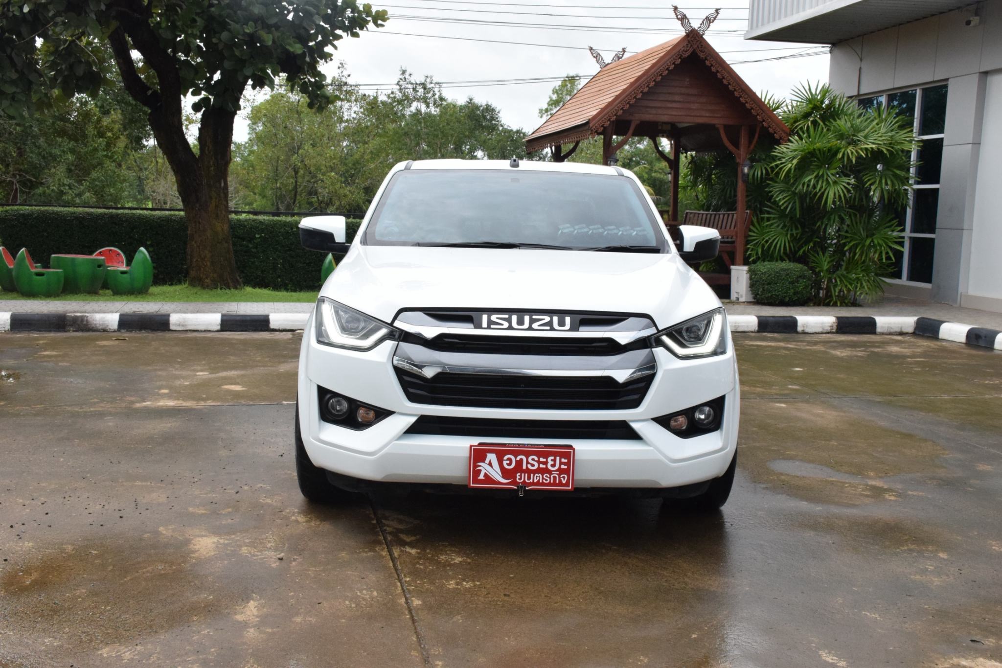 Car image 6