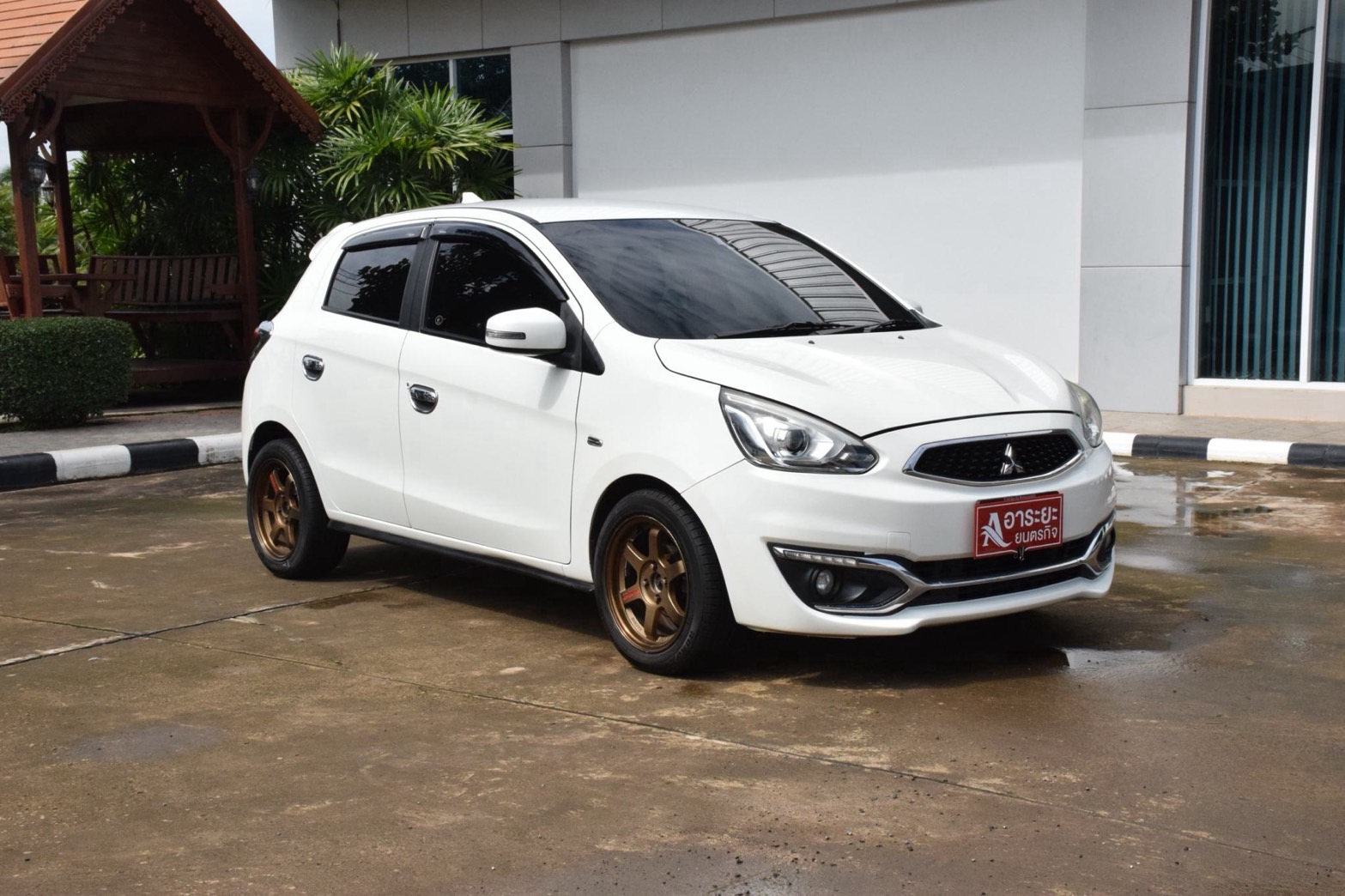 Car image 7