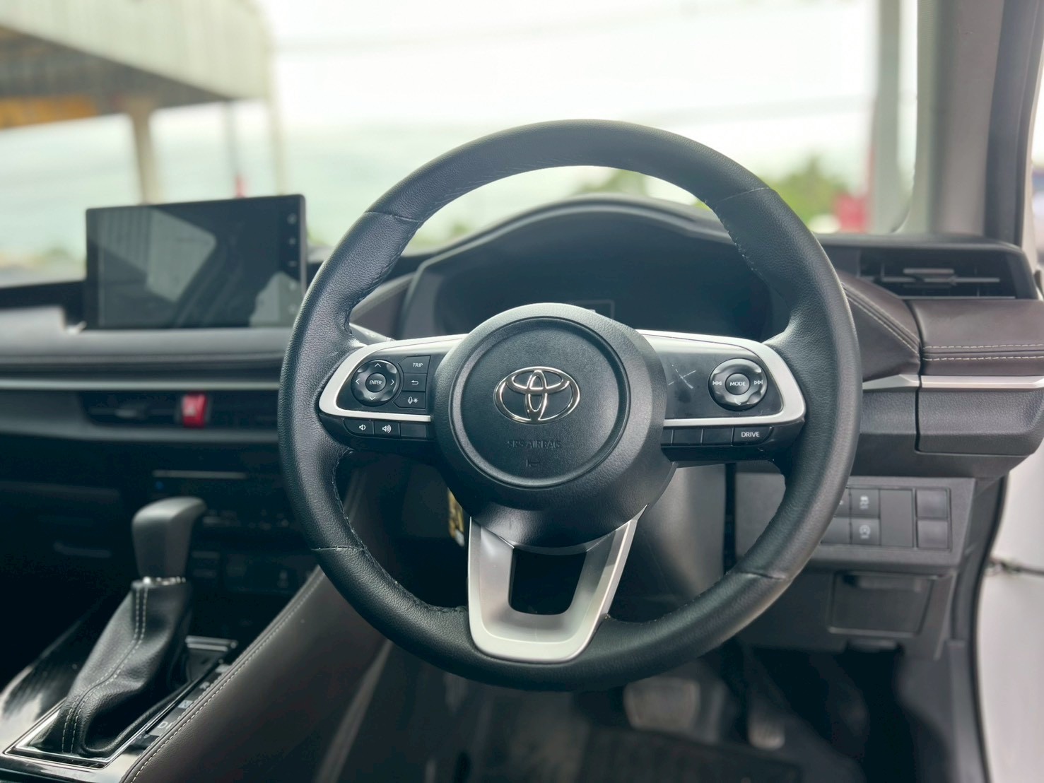 Car image 23