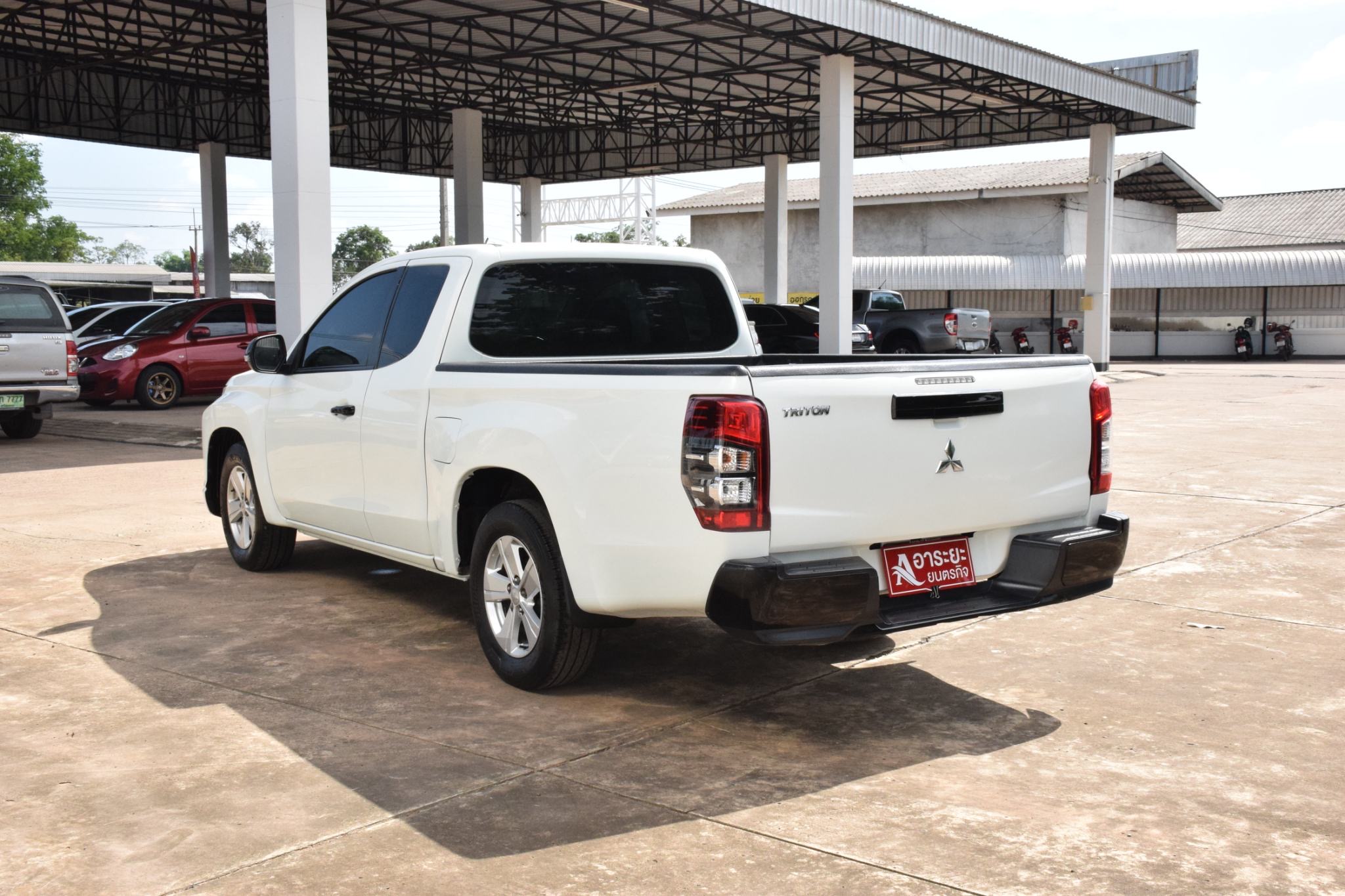 Car image 10