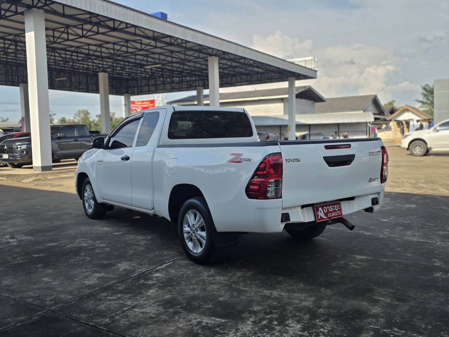 Car image 10
