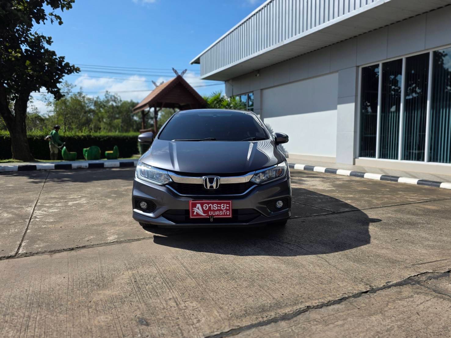 Car image 6
