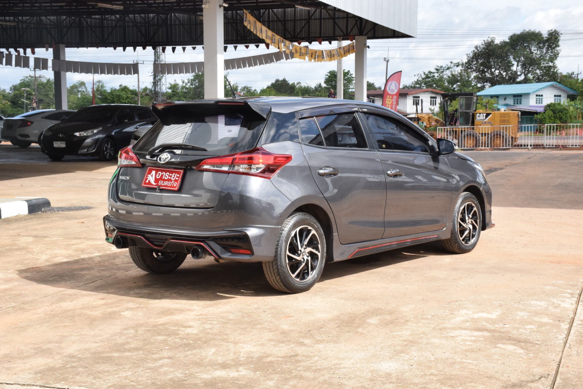 Car image 8
