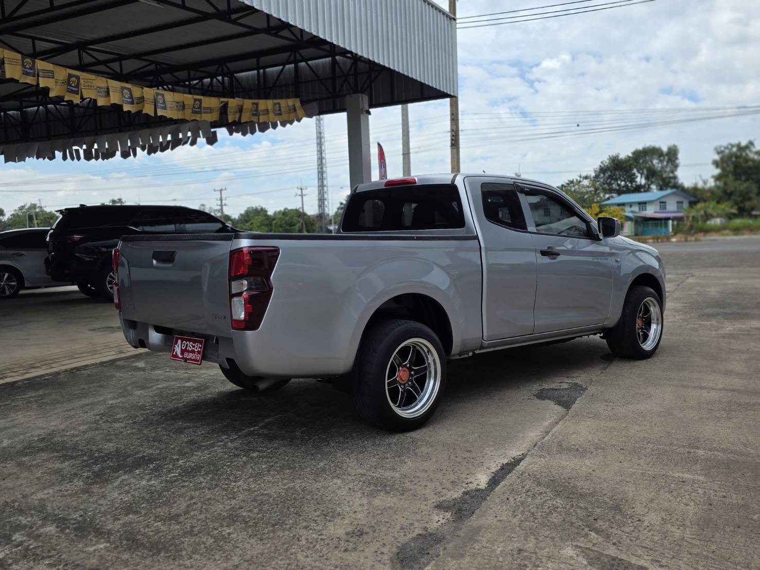 Car image 8