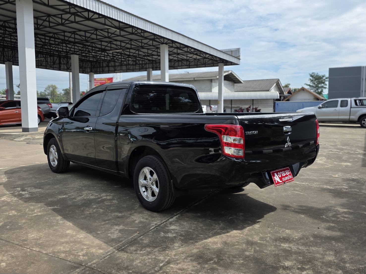 Car image 10