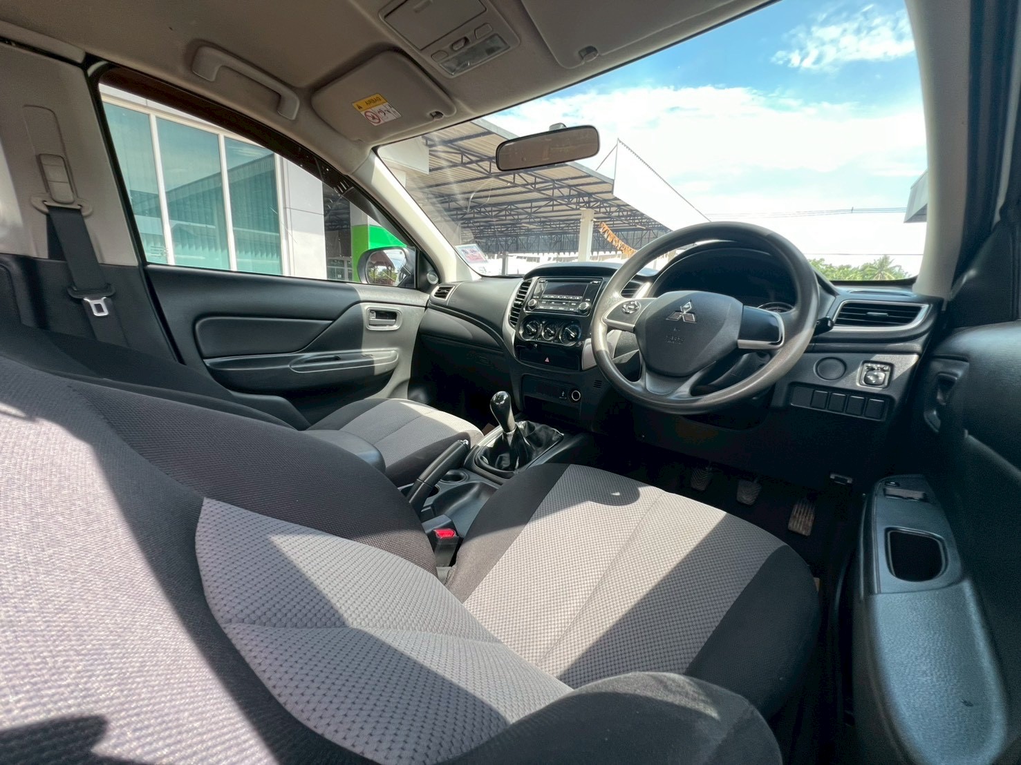 Car image 23
