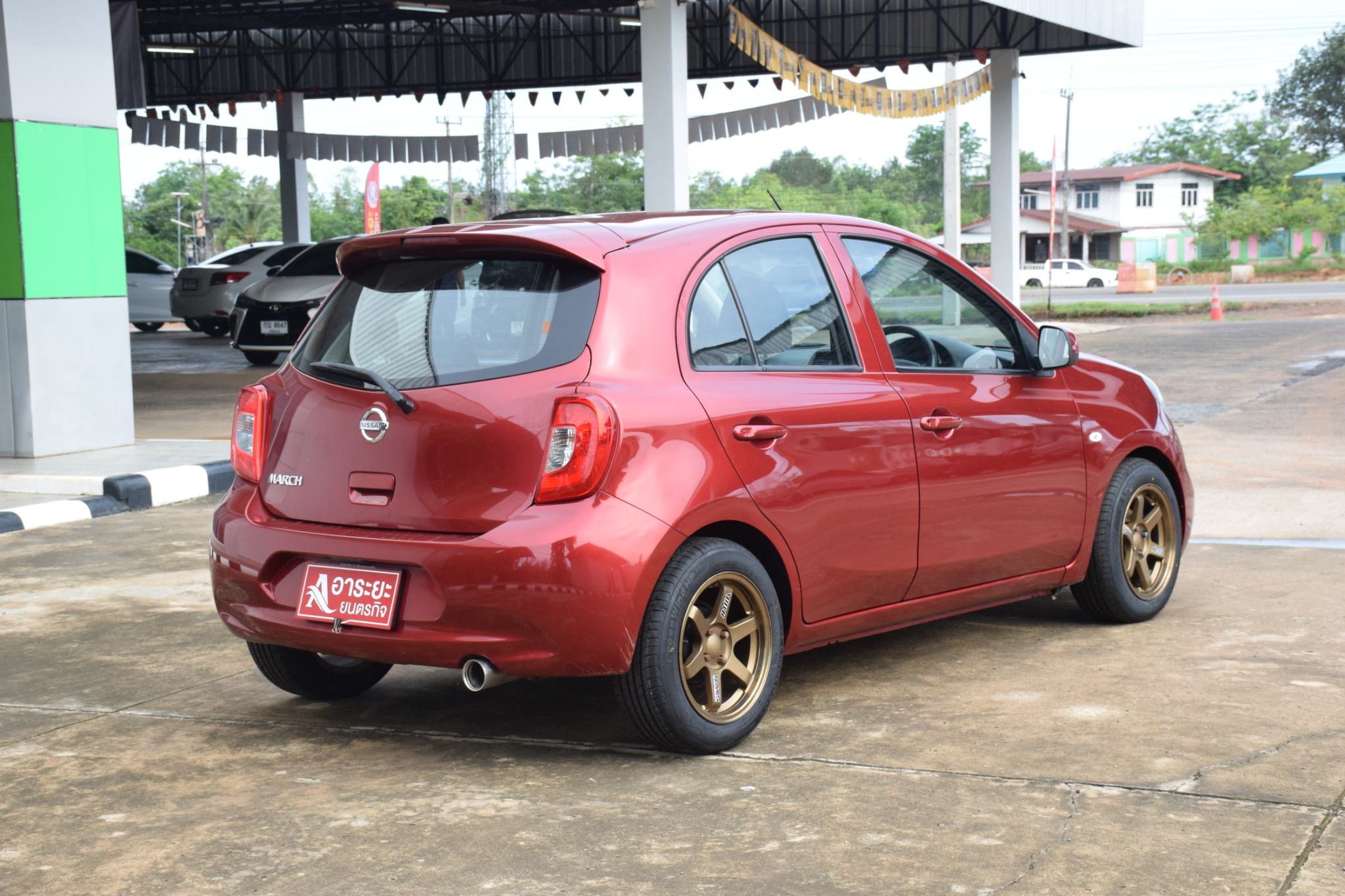 Car image 8