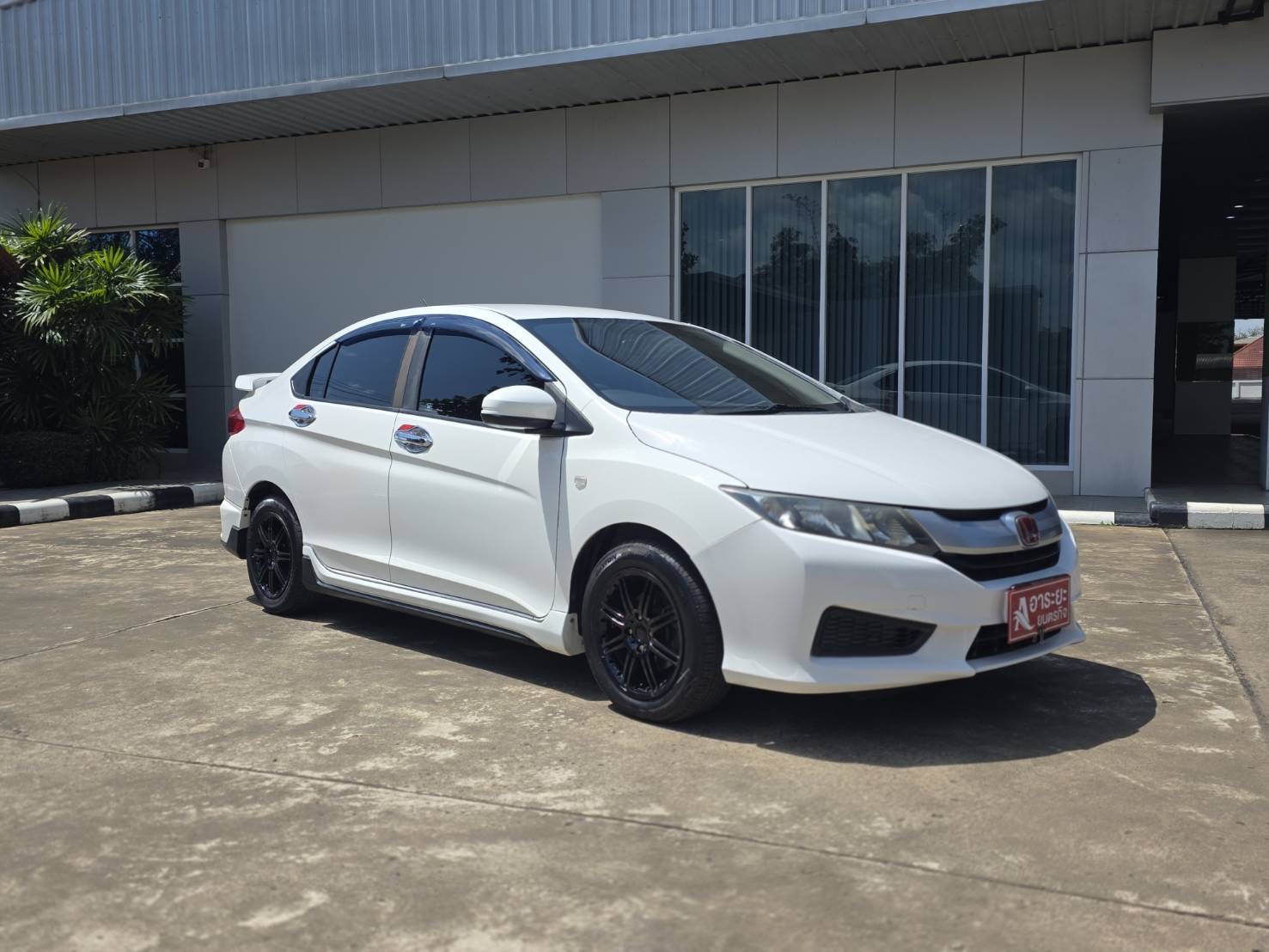 Car image 7