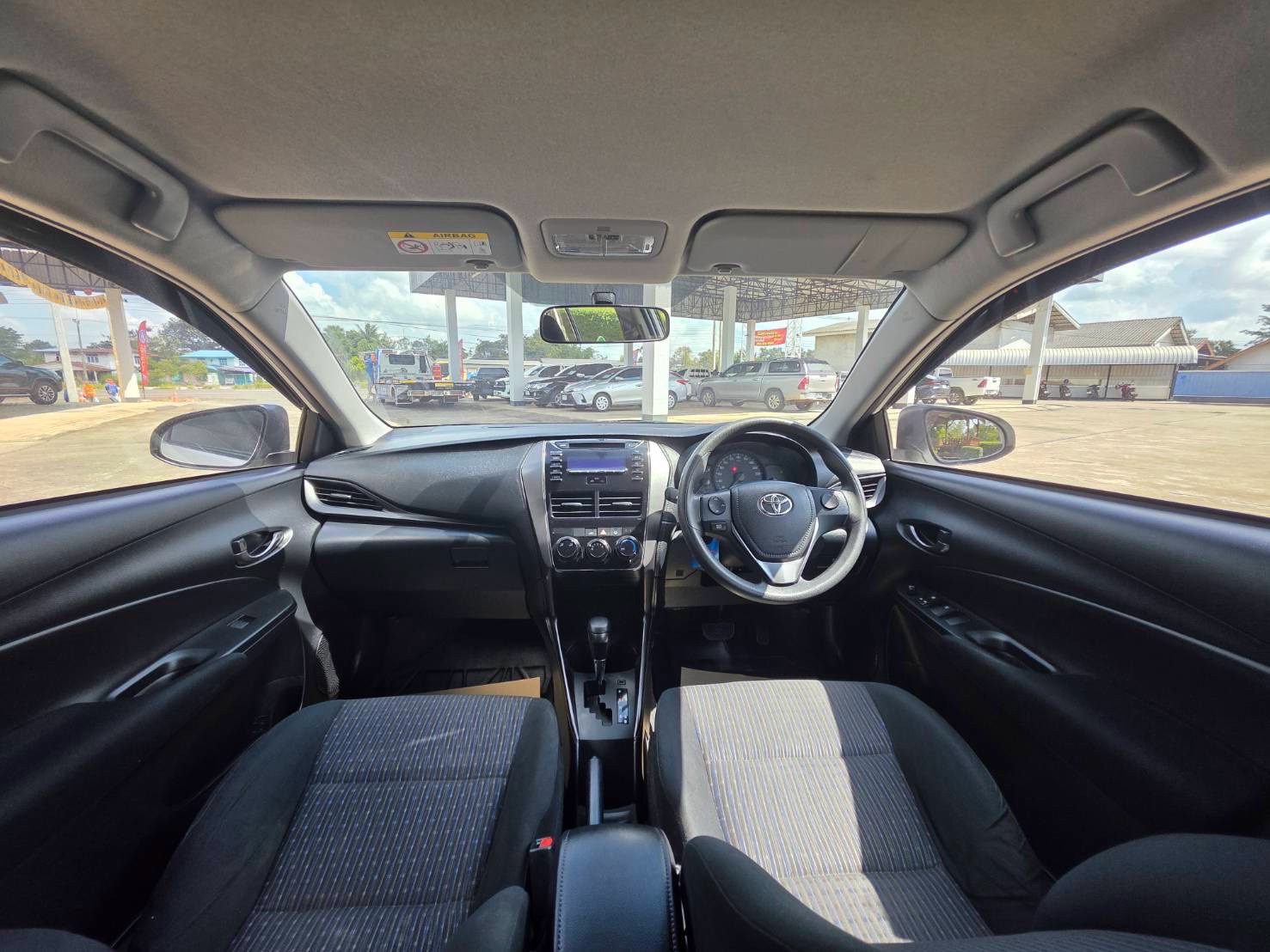 Car image 22