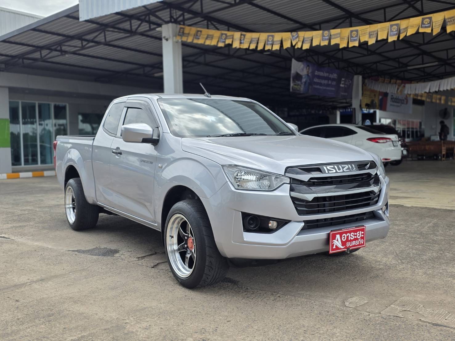 Car image 7