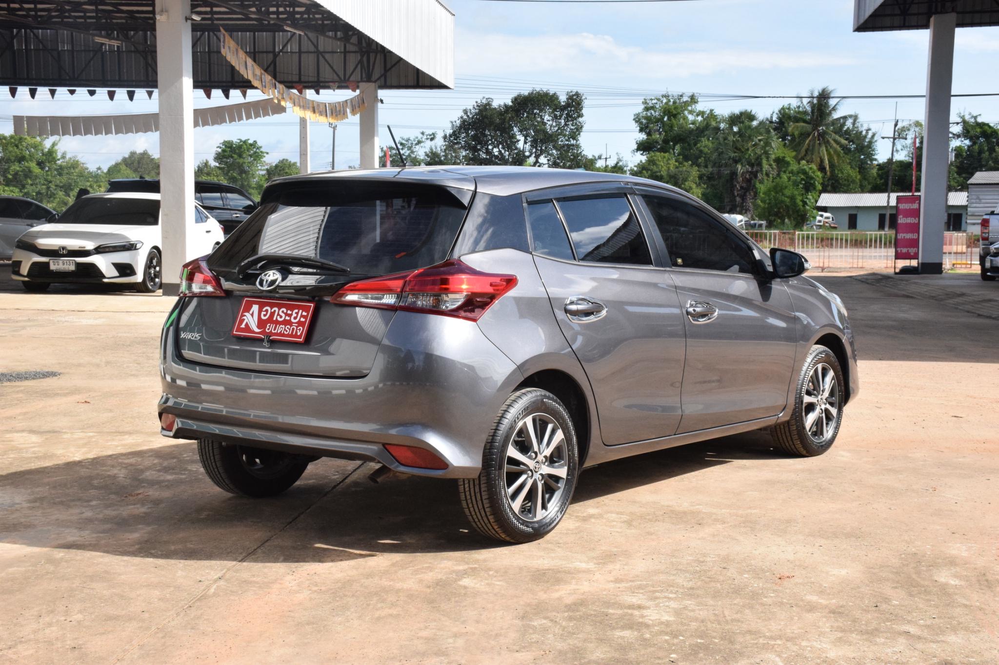 Car image 8