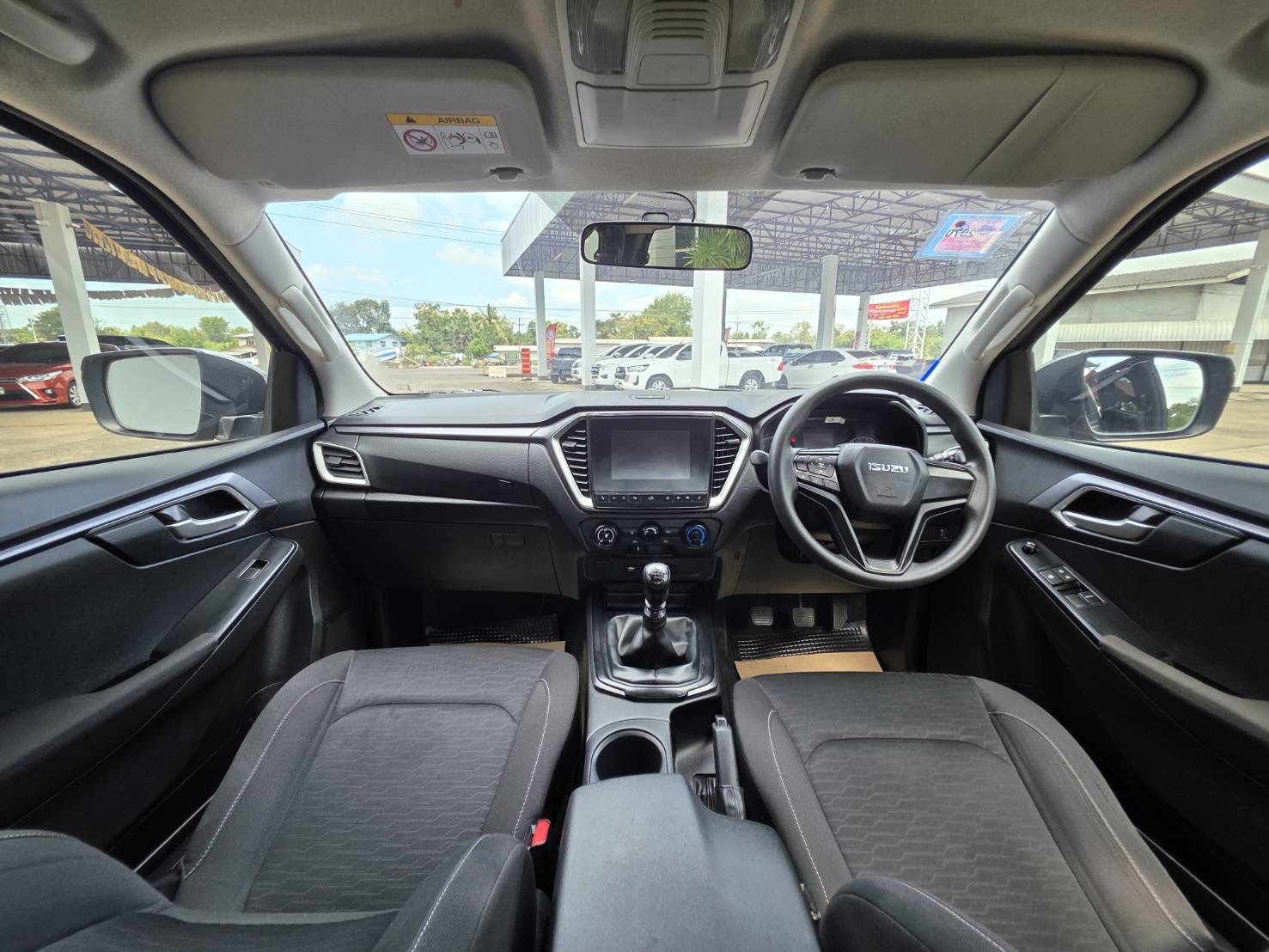 Car image 21