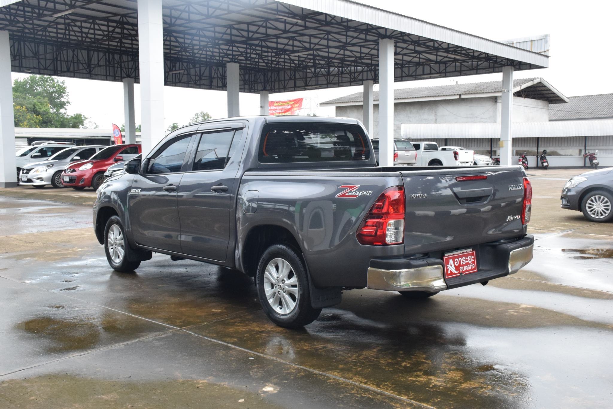 Car image 10