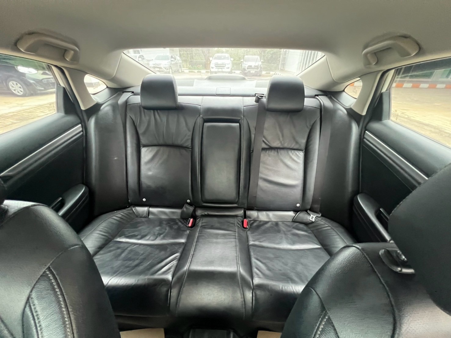Car image 23