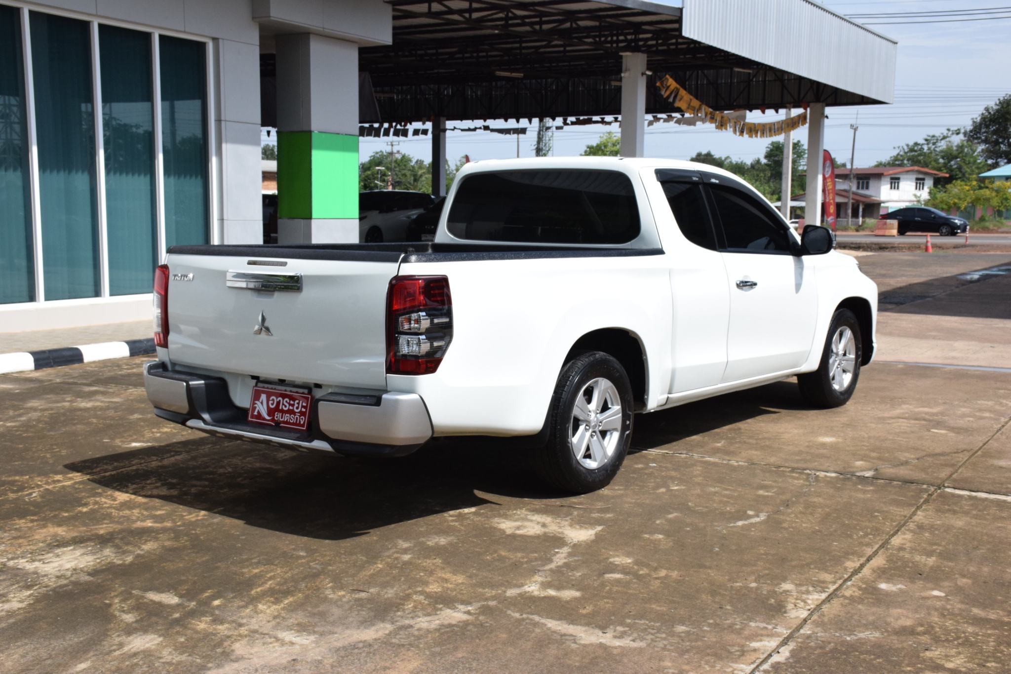 Car image 8