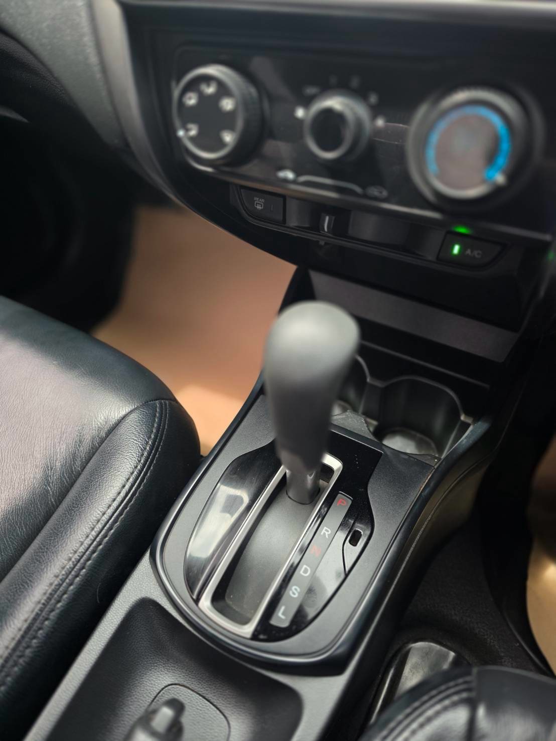 Car image 19