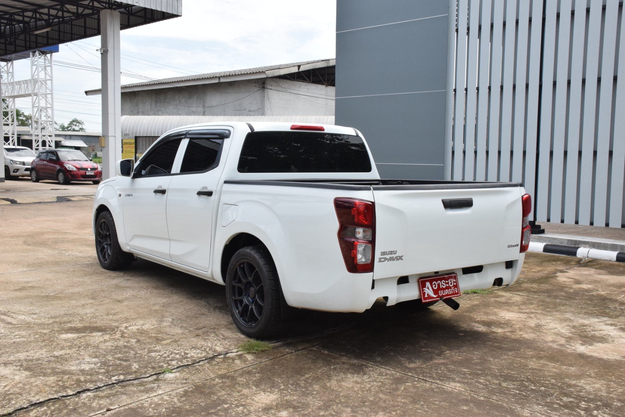 Car image 10