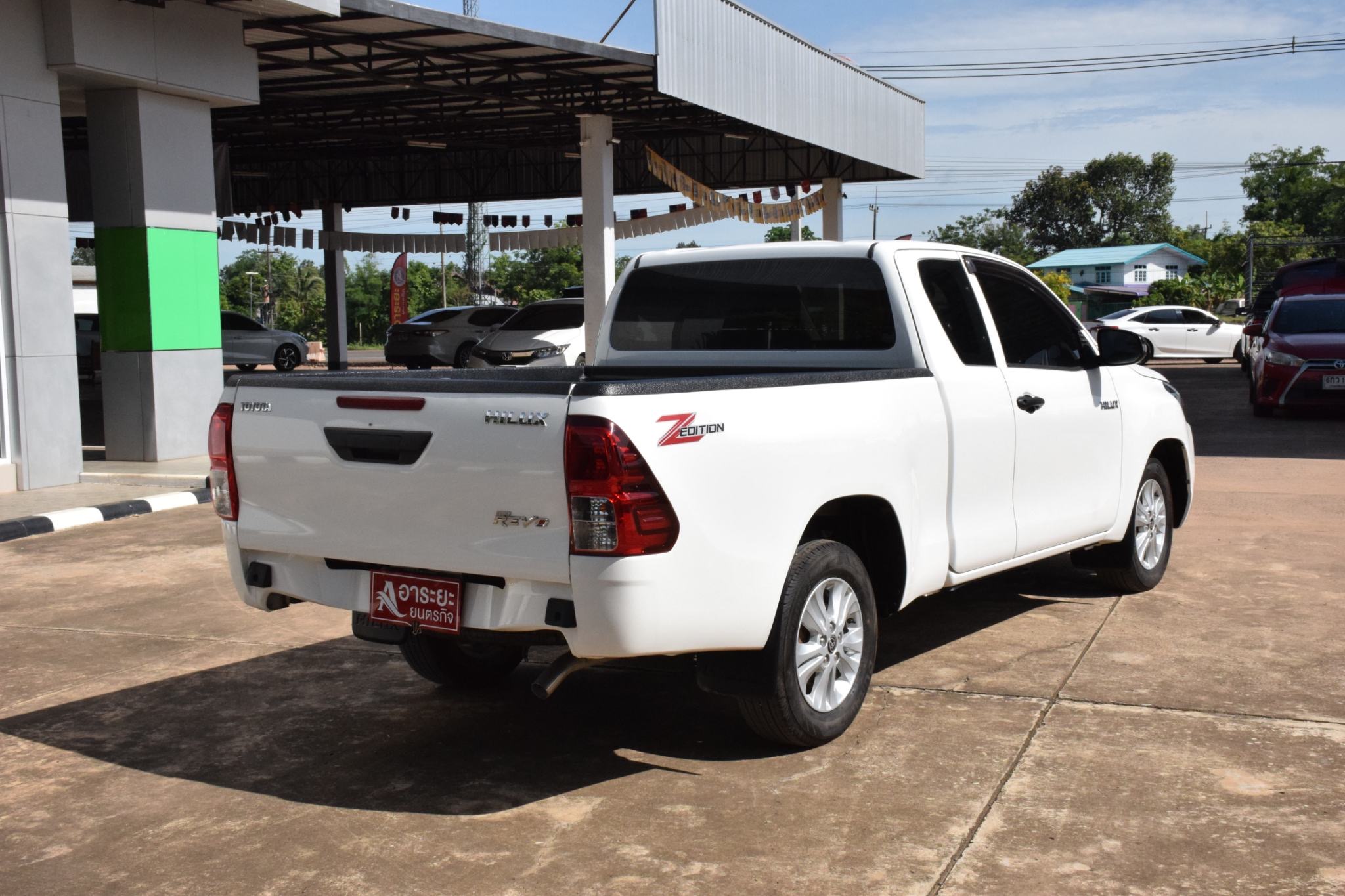 Car image 8
