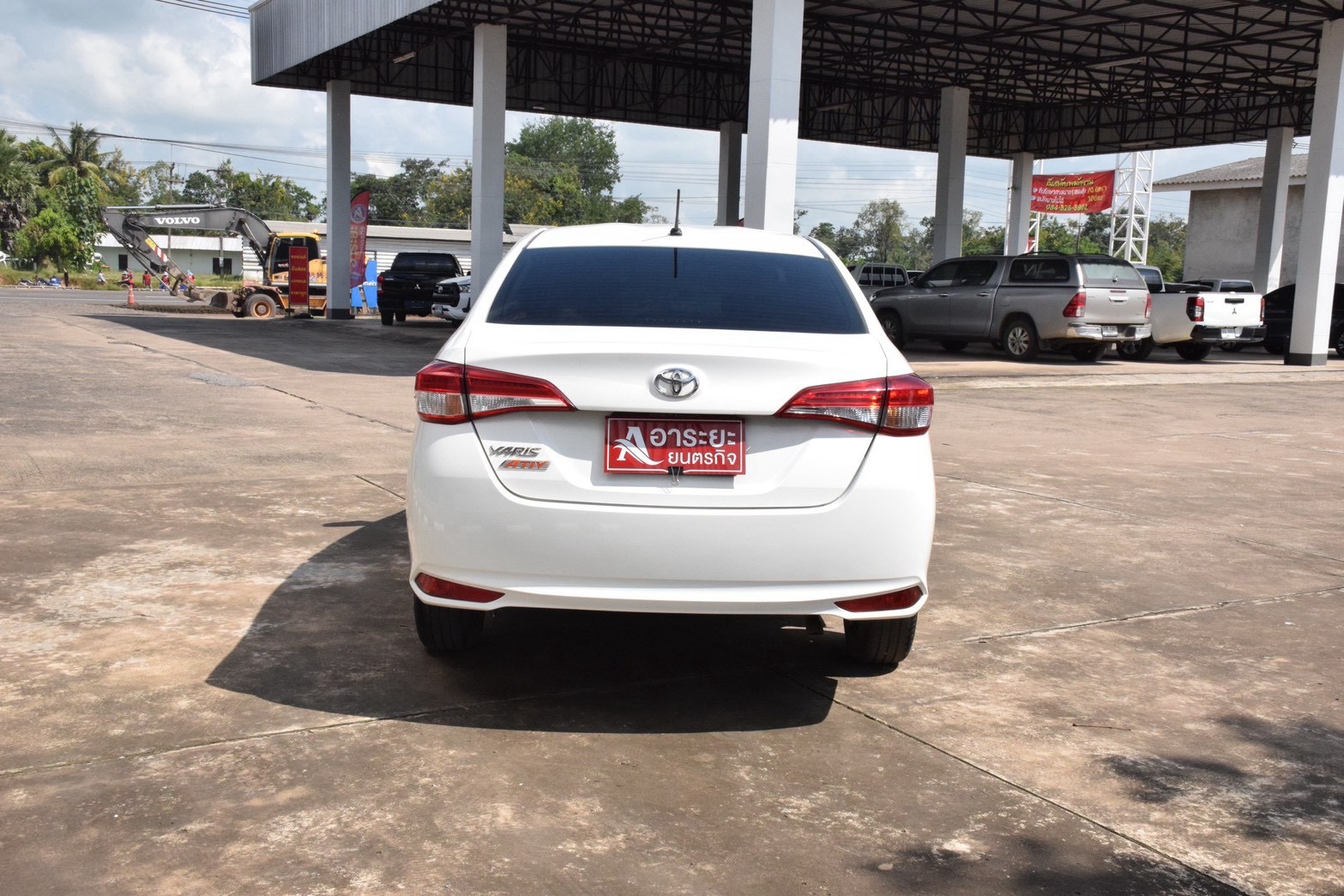 Car image 9