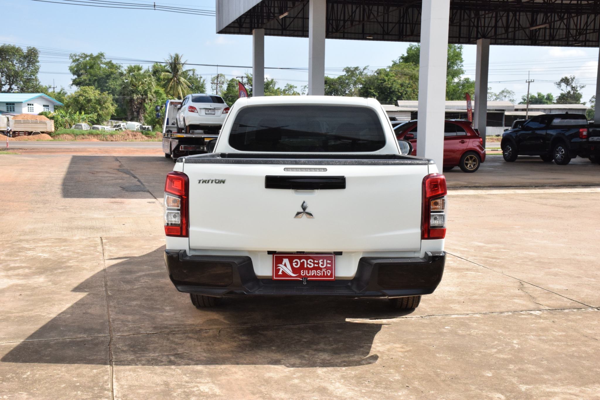 Car image 9